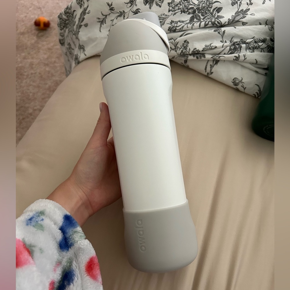 Owala Matte White & Light Gray Water Bottle